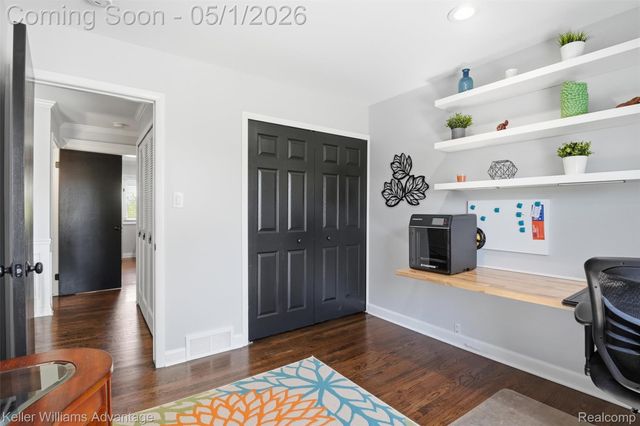 16601 Golfview Street, Livonia, MI 48154