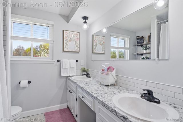 16601 Golfview Street, Livonia, MI 48154