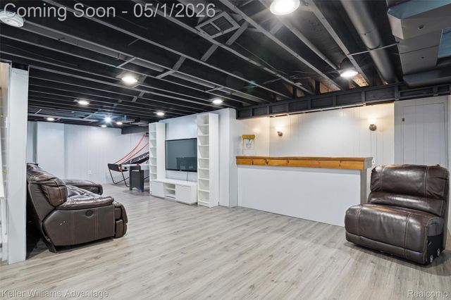16601 Golfview Street, Livonia, MI 48154