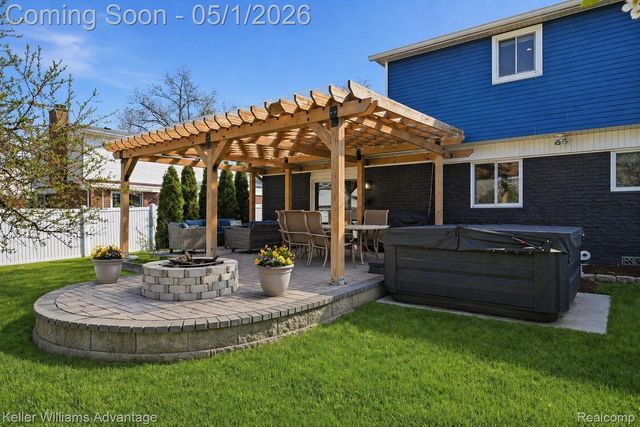 16601 Golfview Street, Livonia, MI 48154