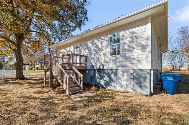 409 S Fayetteville Street, Liberty, NC 27298