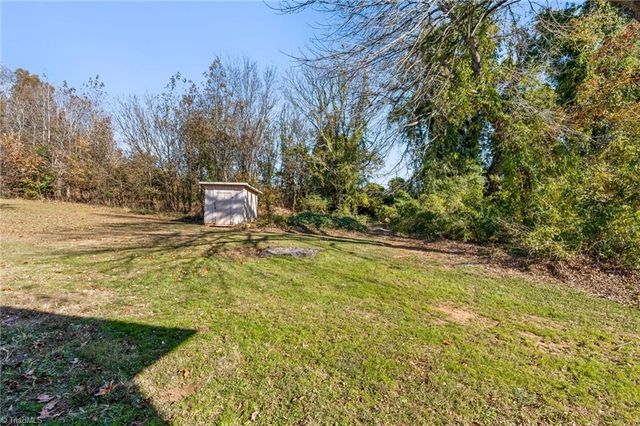 409 S Fayetteville Street, Liberty, NC 27298