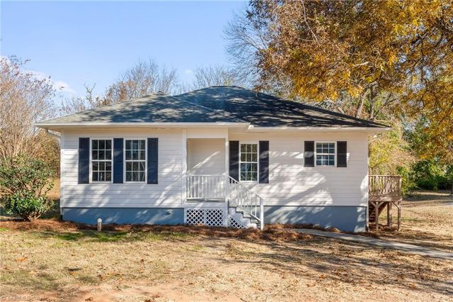 409 S Fayetteville Street, Liberty, NC 27298