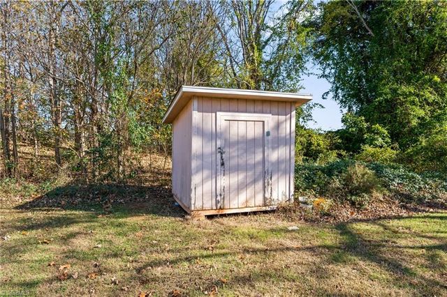 409 S Fayetteville Street, Liberty, NC 27298