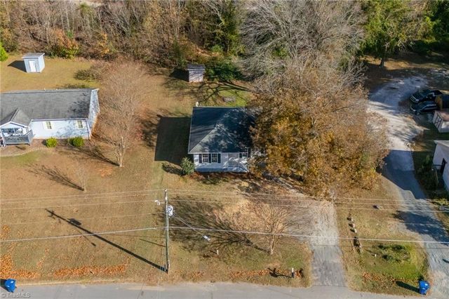 409 S Fayetteville Street, Liberty, NC 27298