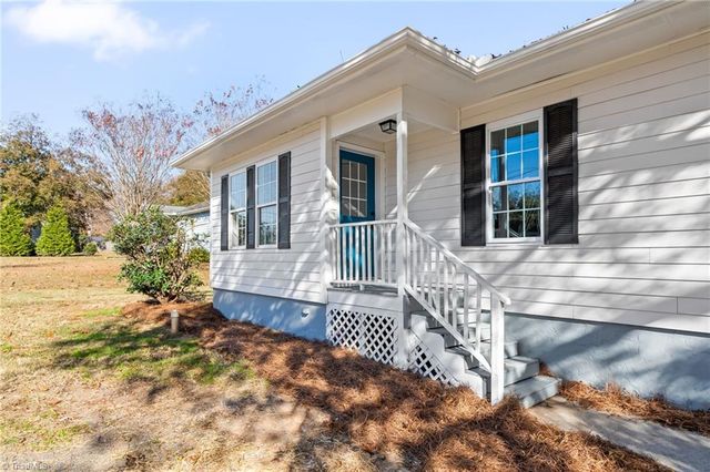 409 S Fayetteville Street, Liberty, NC 27298