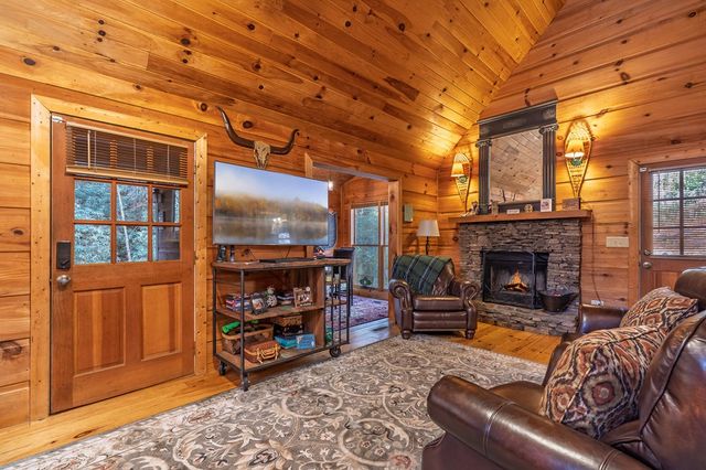 659 Kells Ridge Drive, Ellijay, GA 30540