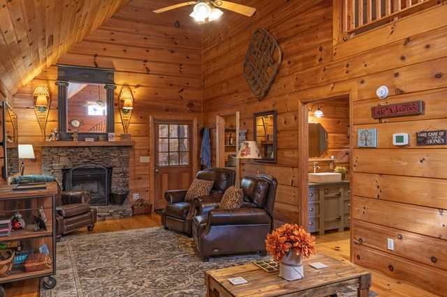 659 Kells Ridge Drive, Ellijay, GA 30540