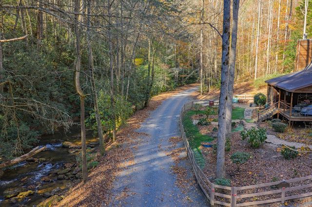 659 Kells Ridge Drive, Ellijay, GA 30540