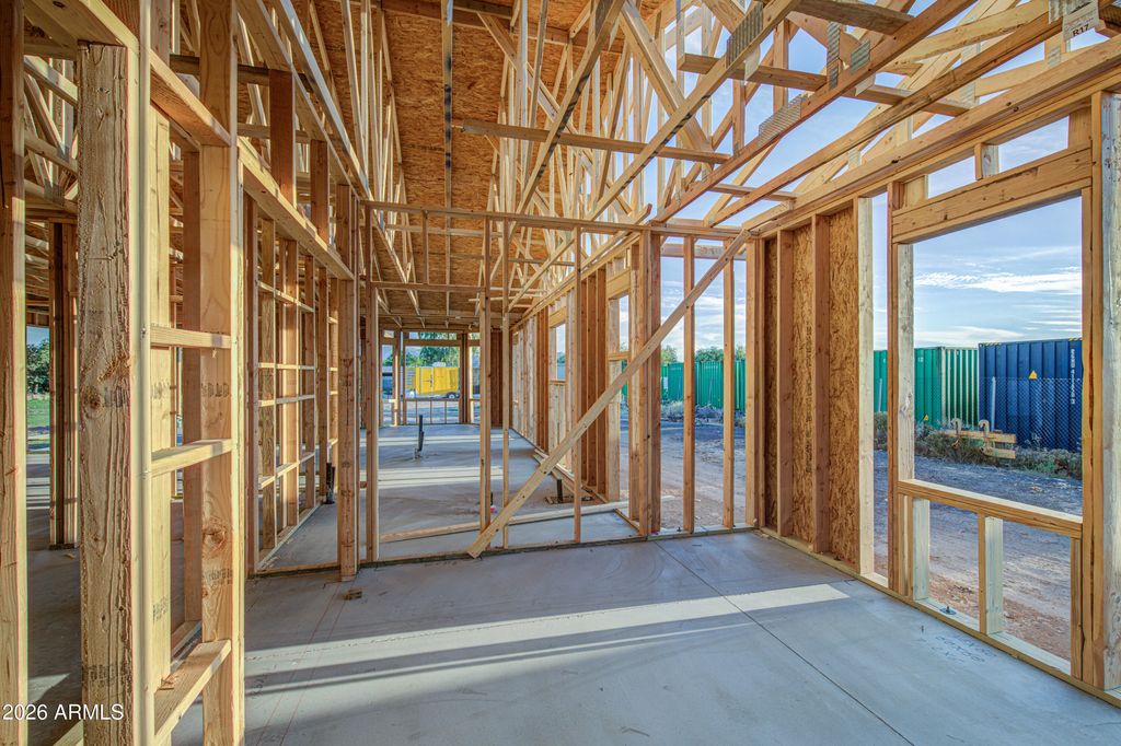 Image 18 of property listing at 10931 W LOWER BUCKEYE Road, Tolleson, AZ 85353