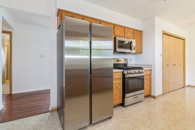 1319 Benham Drive, Joliet, IL 60431