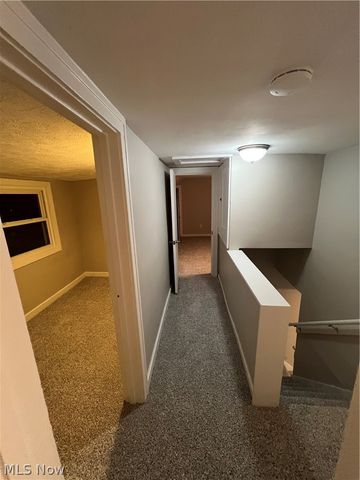 1040 Windermere Drive, Willoughby, OH 44094