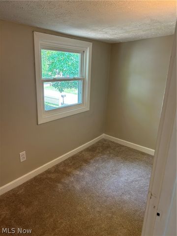 1040 Windermere Drive, Willoughby, OH 44094