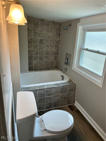 1040 Windermere Drive, Willoughby, OH 44094