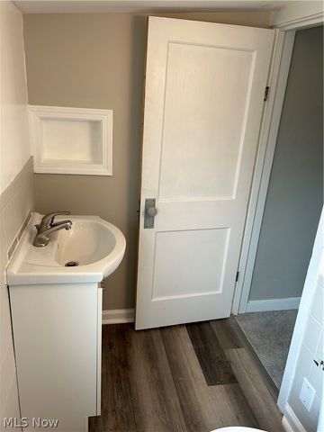 1040 Windermere Drive, Willoughby, OH 44094