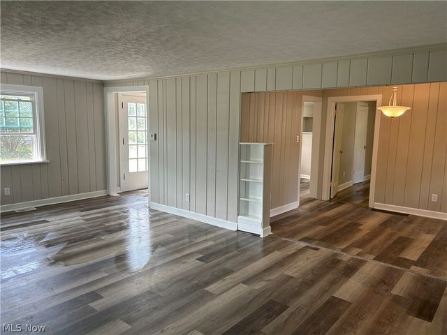 1040 Windermere Drive, Willoughby, OH 44094