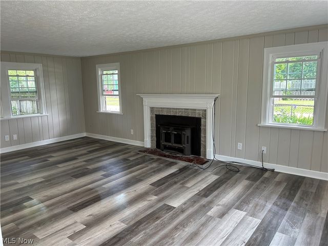 1040 Windermere Drive, Willoughby, OH 44094