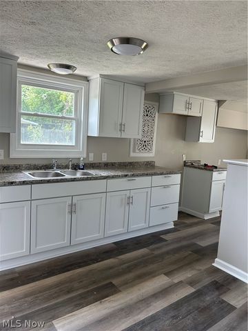 1040 Windermere Drive, Willoughby, OH 44094