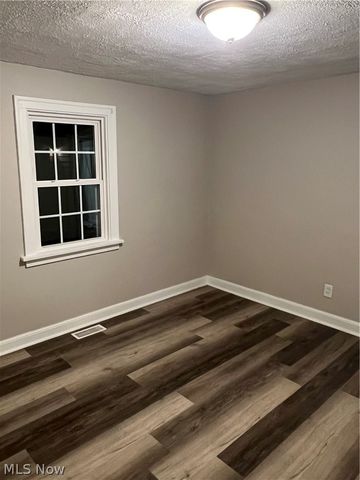 1040 Windermere Drive, Willoughby, OH 44094