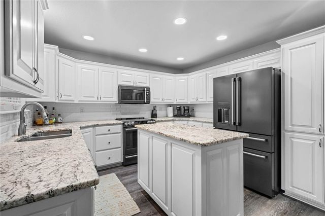 24 Acapulco Drive, Rogers, AR 72756