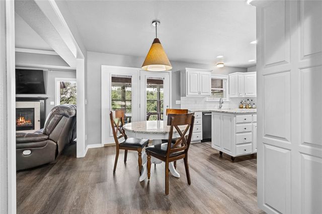 24 Acapulco Drive, Rogers, AR 72756