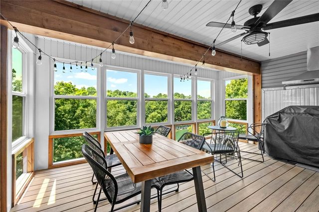 24 Acapulco Drive, Rogers, AR 72756