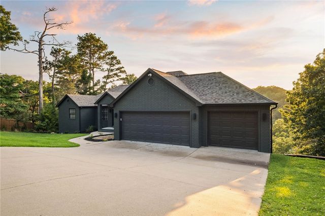 24 Acapulco Drive, Rogers, AR 72756
