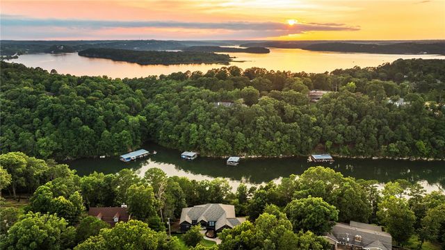 24 Acapulco Drive, Rogers, AR 72756