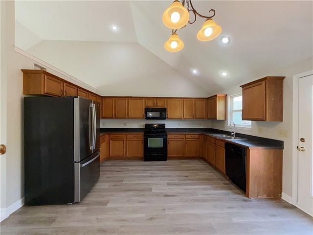 5101 NW 93rd Street, Kansas City, MO 64154