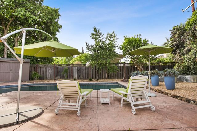 436 Scripps Dr, Davis, CA 95616