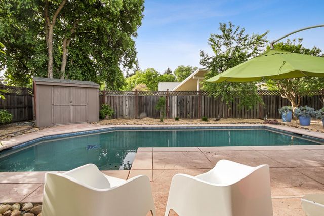 436 Scripps Dr, Davis, CA 95616