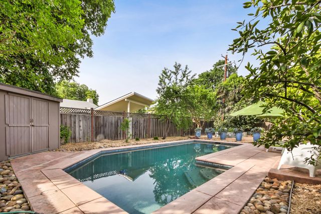 436 Scripps Dr, Davis, CA 95616