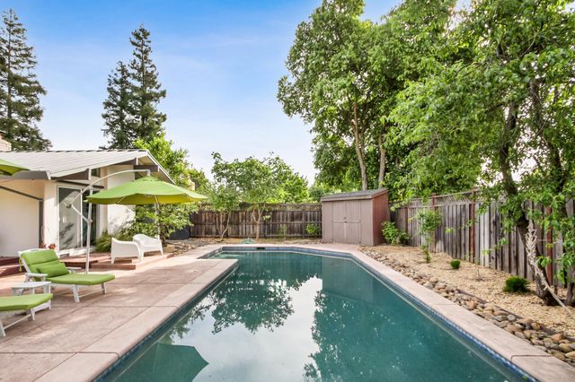 436 Scripps Dr, Davis, CA 95616