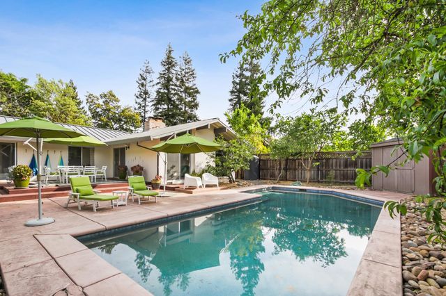 436 Scripps Dr, Davis, CA 95616