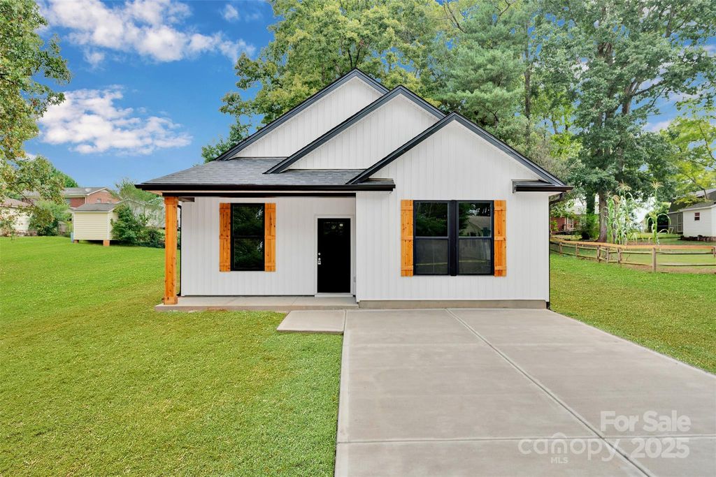 218 Bright Avenue, Bessemer City, NC 28016