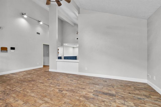 115 Red Oak Lane, Conroe, TX 77304