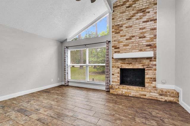 115 Red Oak Lane, Conroe, TX 77304