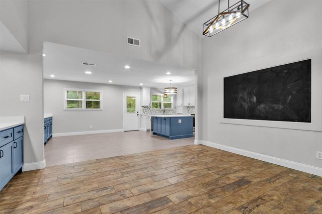 115 Red Oak Lane, Conroe, TX 77304