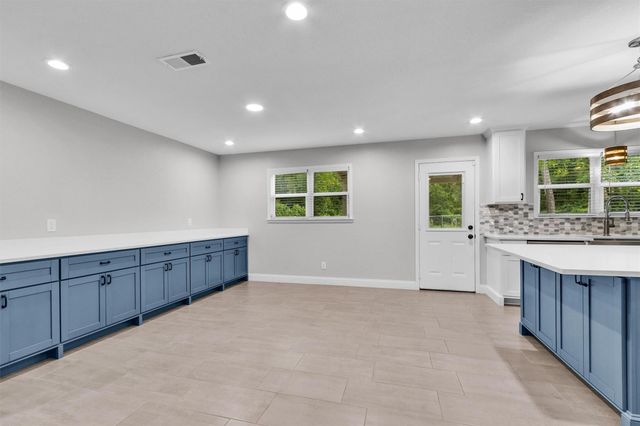 115 Red Oak Lane, Conroe, TX 77304