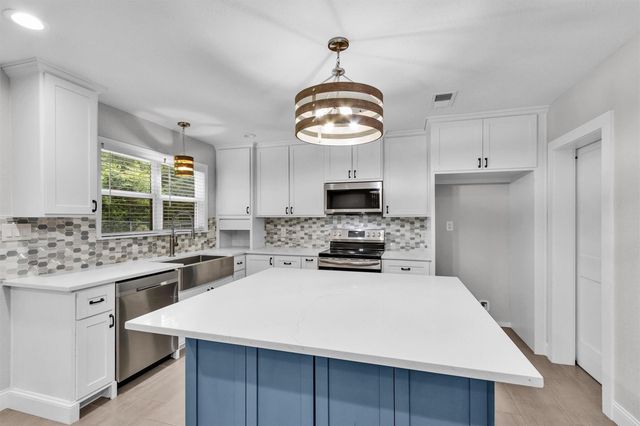 115 Red Oak Lane, Conroe, TX 77304