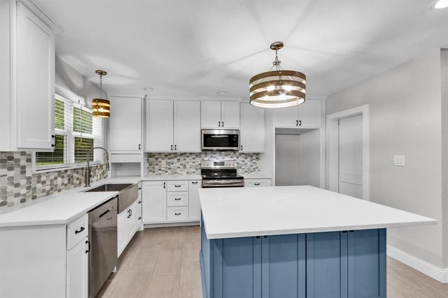 115 Red Oak Lane, Conroe, TX 77304