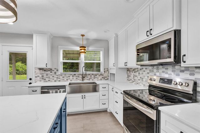 115 Red Oak Lane, Conroe, TX 77304