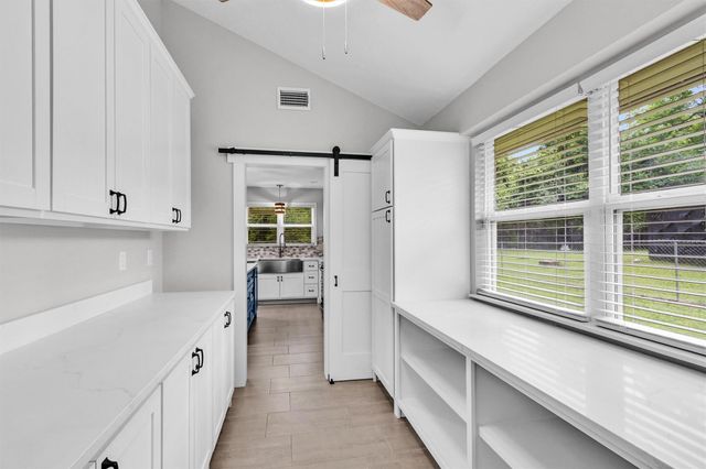 115 Red Oak Lane, Conroe, TX 77304