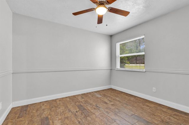 115 Red Oak Lane, Conroe, TX 77304