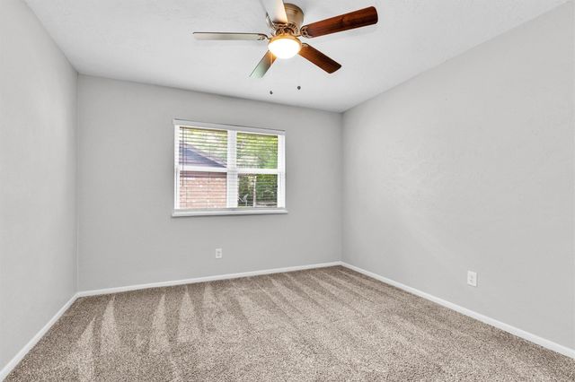115 Red Oak Lane, Conroe, TX 77304
