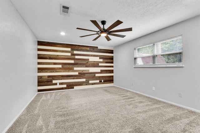 115 Red Oak Lane, Conroe, TX 77304