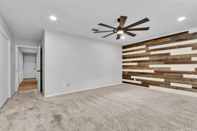 115 Red Oak Lane, Conroe, TX 77304