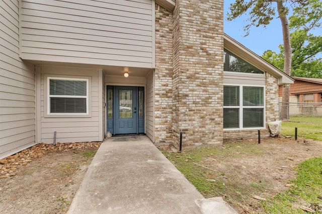 115 Red Oak Lane, Conroe, TX 77304
