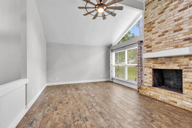 115 Red Oak Lane, Conroe, TX 77304
