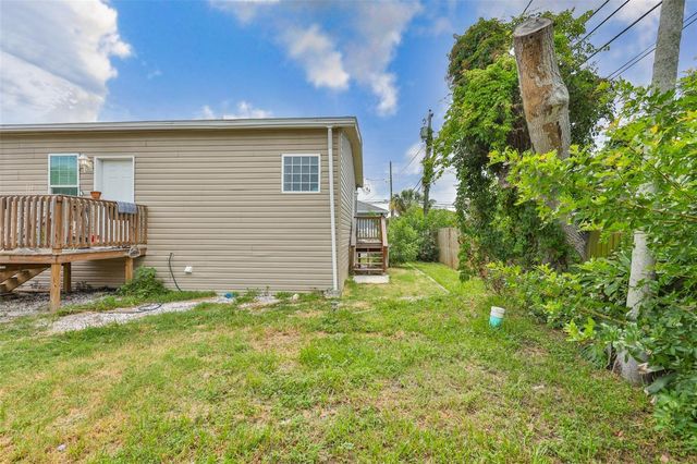 1169 8TH AVENUE NE, Largo, FL 33770